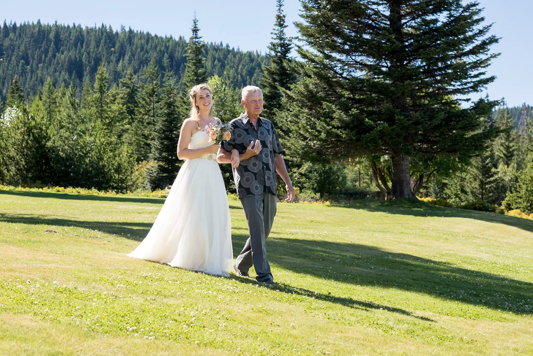Mount Hood Weddings Capturing The Moment with Photojournalist Wedding Photographer Robert Knapp  offer rolling lawns and great mountains to surround your wedding ceremony 