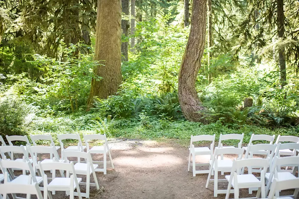 Silver Falls Weddings with Modern Art Photograph an empty wedding ceremony site waiting for guests at Silver Falls Weddings with Modern Art Photograph